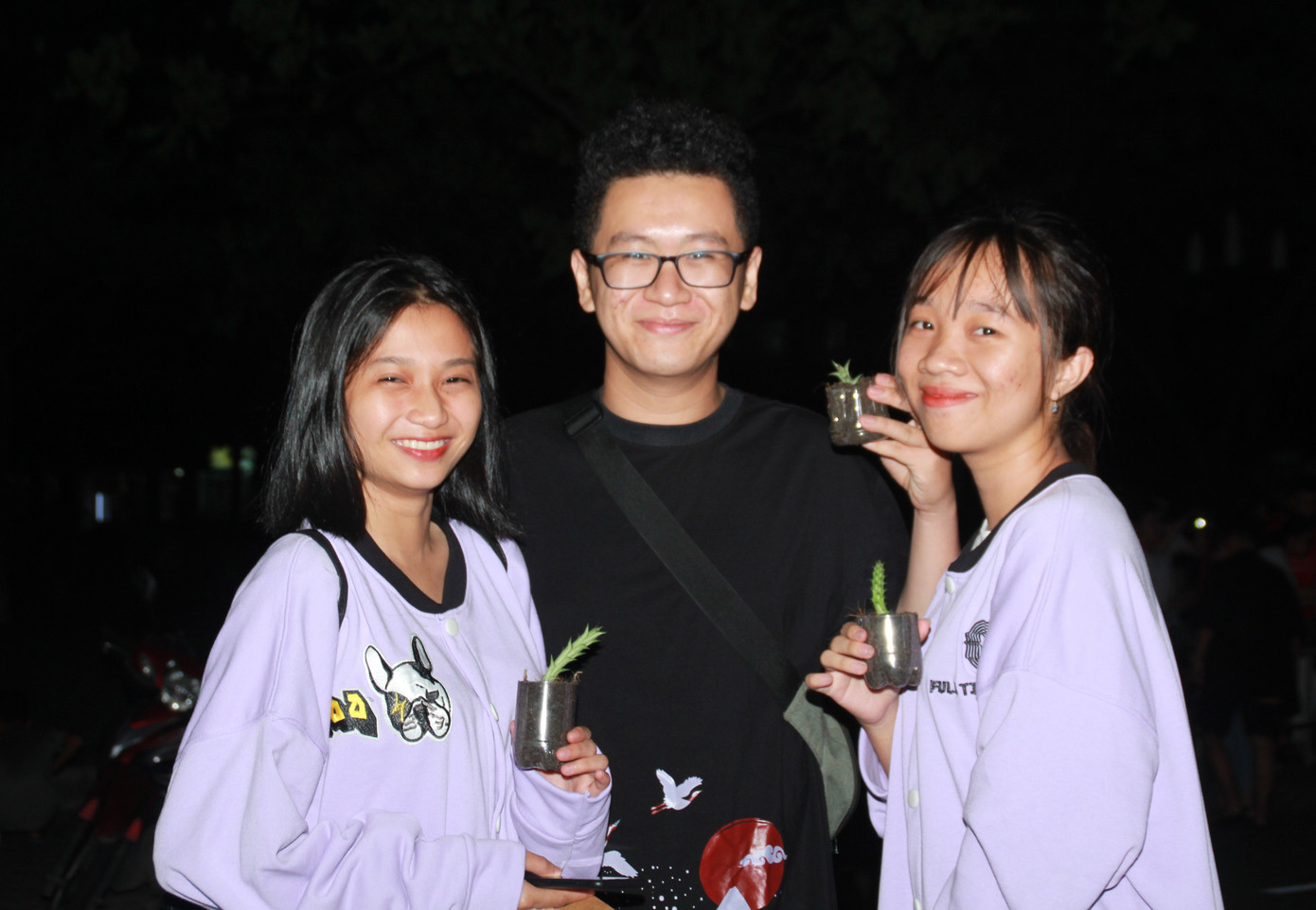 Bạn trẻ tặng cây, gieo nụ cười ở ký túc xá ảnh 19