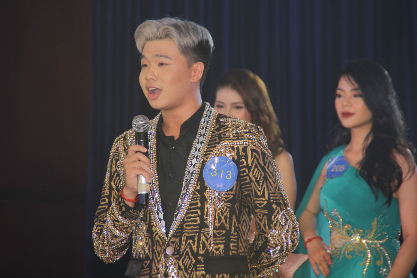 Đỗ Thị Thùy Duyên đăng quang Hoa khôi Nét đẹp Sinh viên OU 2020 ảnh 7