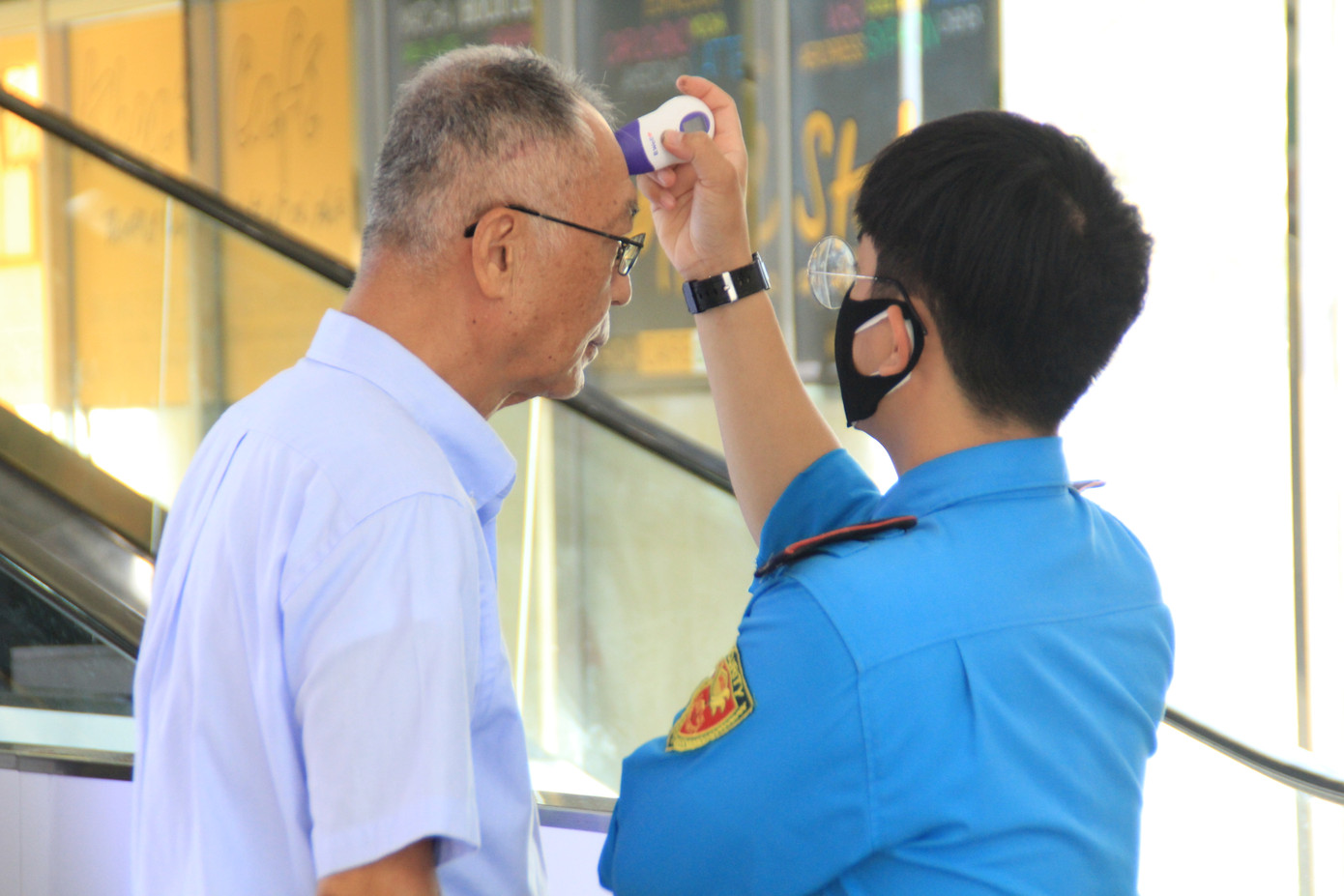 Khách mua sắm sụt giảm, siêu thị chuyển bán hàng online sống qua dịch Covid-19 ảnh 6