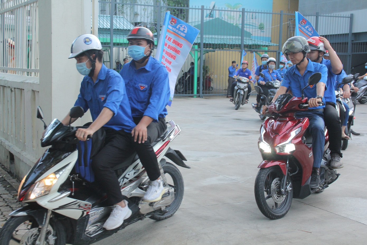 TPHCM ra quân đợt cao điểm đảm bảo trật tự, ATGT tại các giao lộ ùn tắc ảnh 7