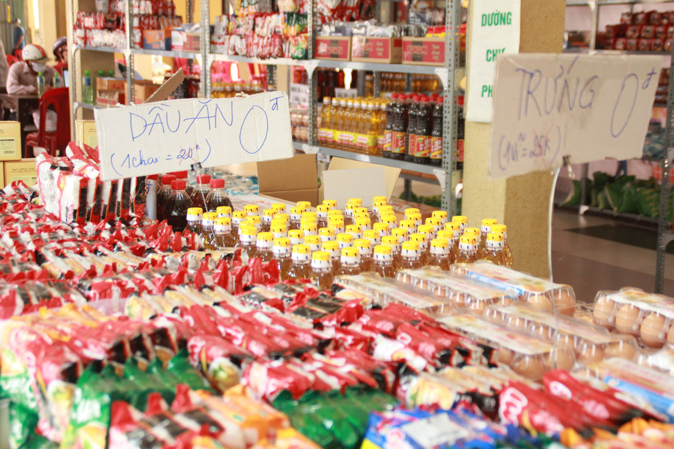 'Đi chợ' giá 0 đồng dành tặng bà con nghèo ngày giãn cách xã hội ảnh 1