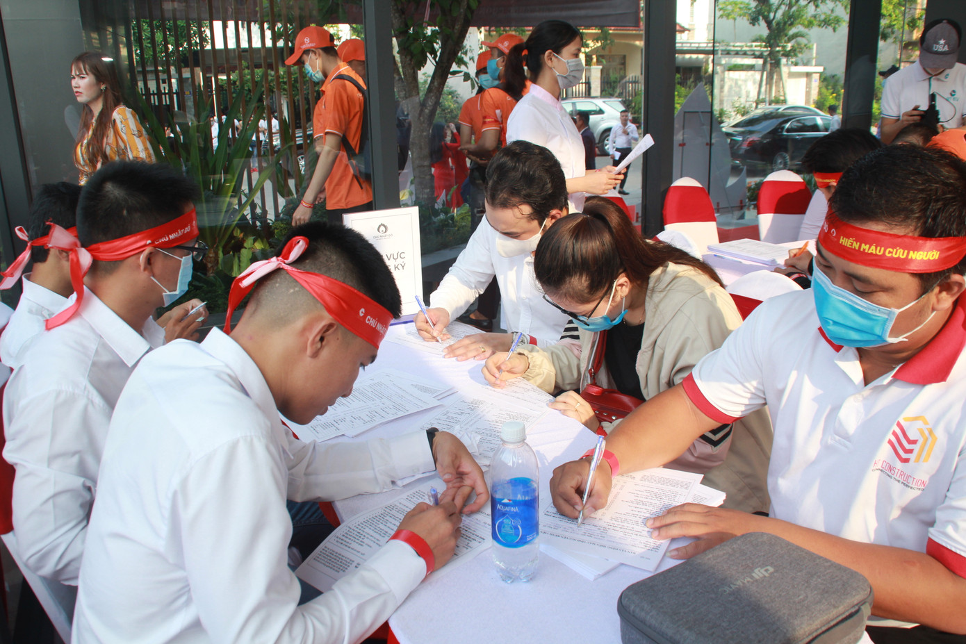 Toàn cảnh Chủ nhật Đỏ lần đầu diễn ra tại Bình Dương ảnh 4