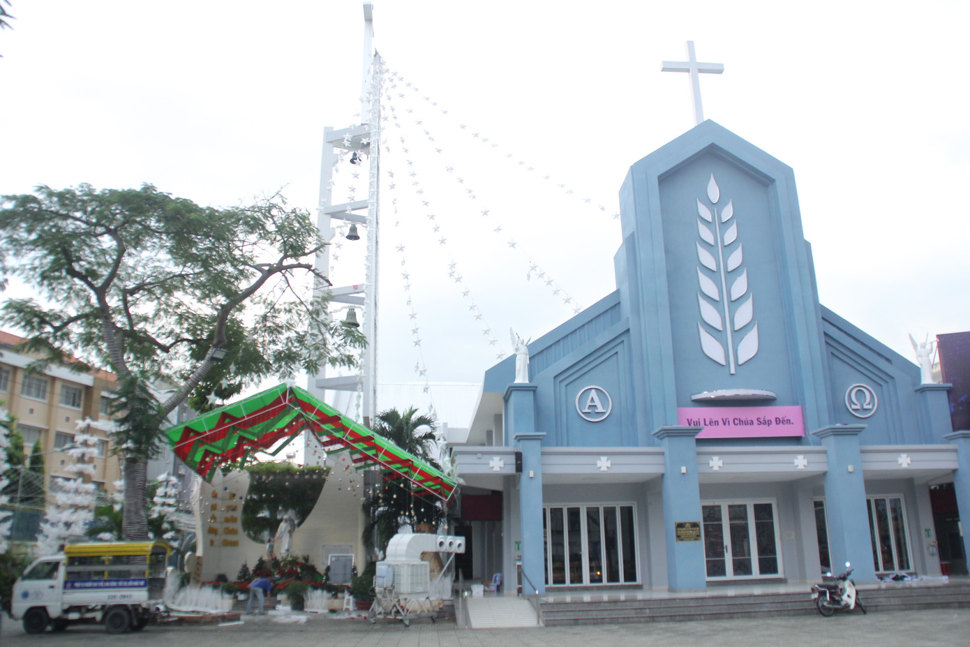 Xóm đạo Sài Gòn trang hoàng lung linh đón Giáng sinh ảnh 14