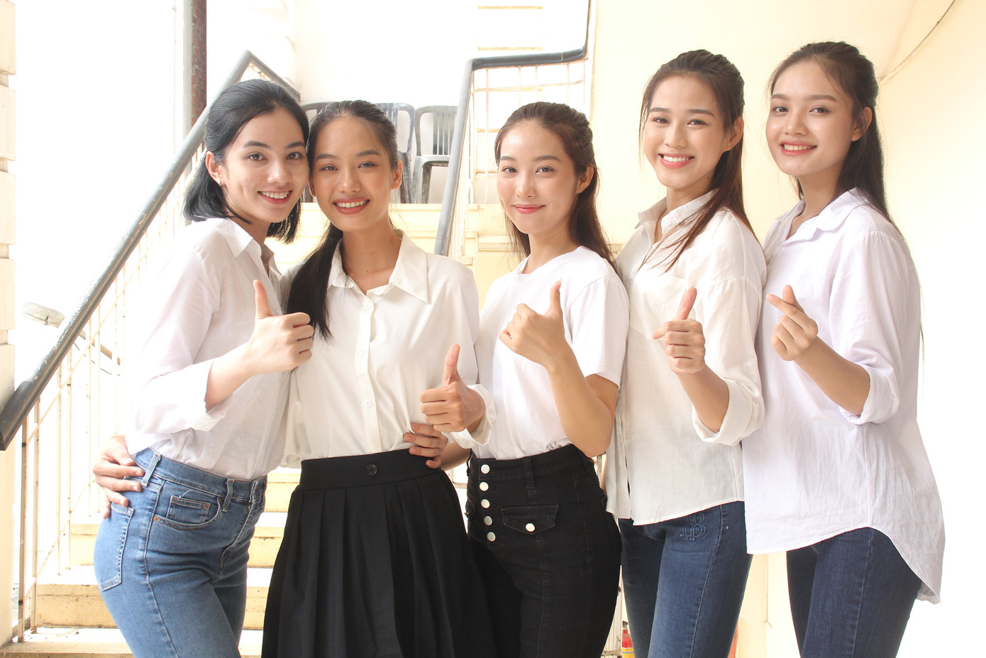 Những khoảnh khắc đẹp của tân Hoa hậu Việt Nam Đỗ Thị Hà tại hành trình nhân ái ảnh 15