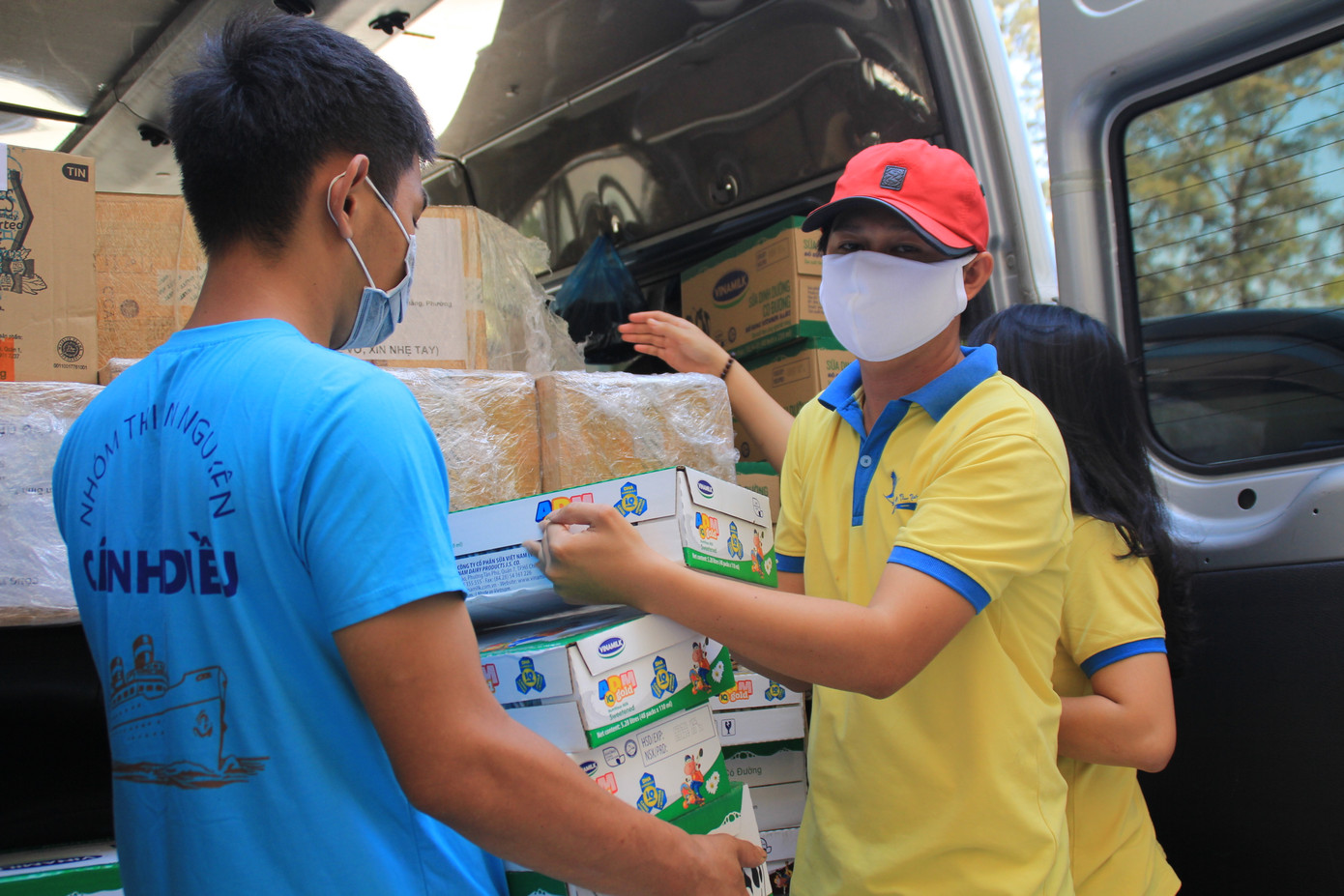 Hội nhóm thiện nguyện Bình Thuận hỗ trợ chống Covid-19 ảnh 2