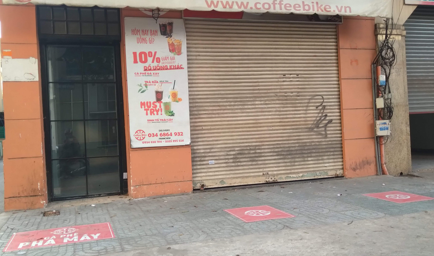 Ròng rọc tự chế và các chiêu độc lạ giữ an toàn chủ quán lẫn khách mùa dịch ảnh 7