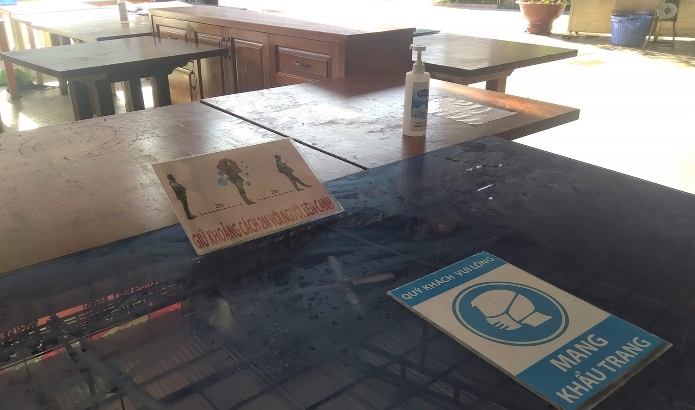 Ròng rọc tự chế và các chiêu độc lạ giữ an toàn chủ quán lẫn khách mùa dịch ảnh 5