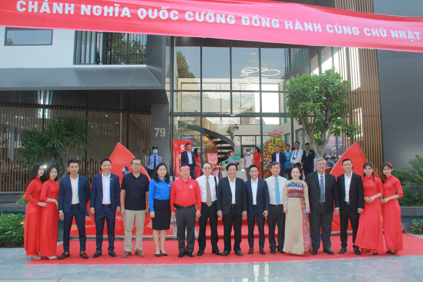 Toàn cảnh Chủ nhật Đỏ lần đầu diễn ra tại Bình Dương ảnh 20