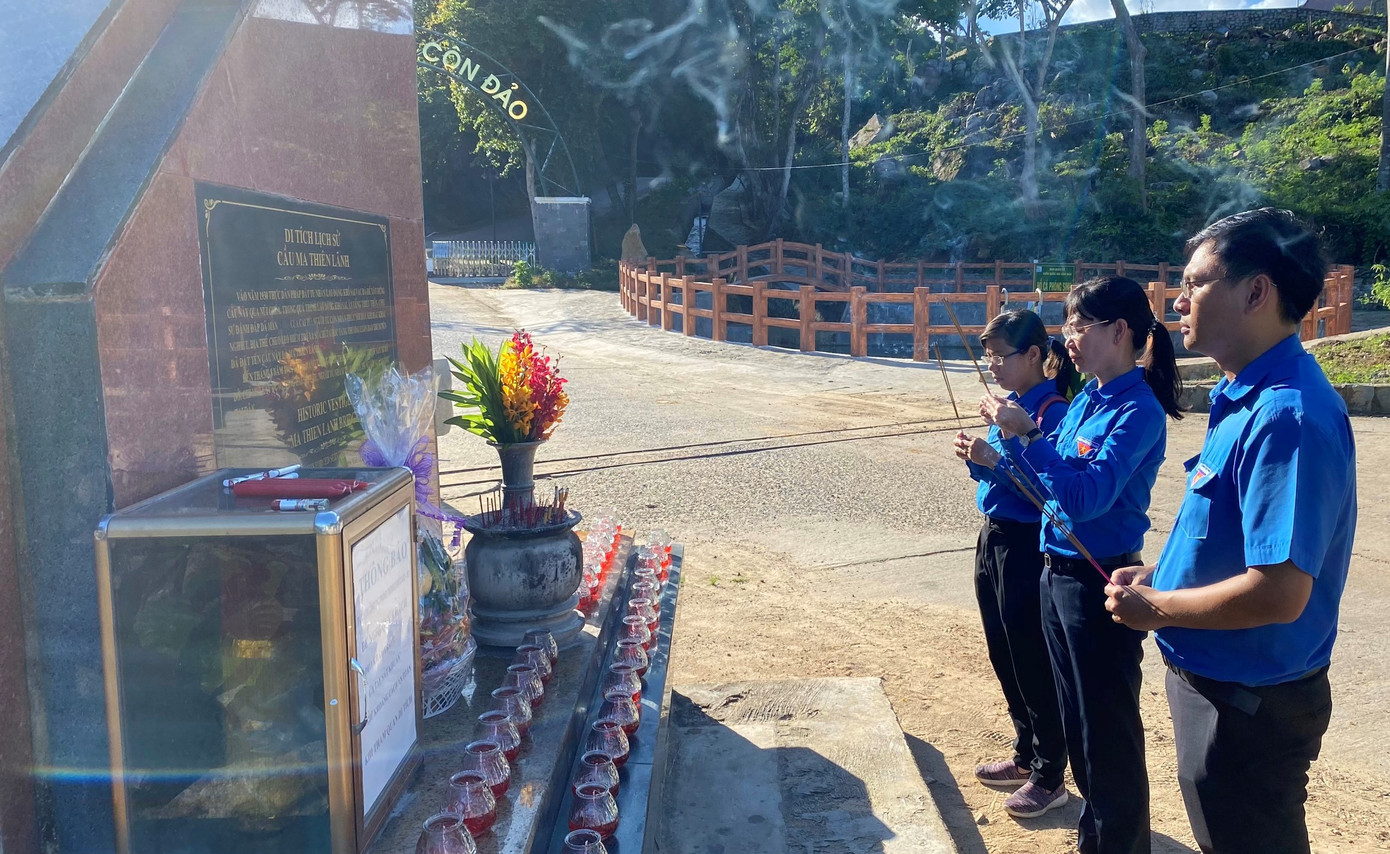 Tuổi trẻ An Giang tri ân anh hùng liệt sỹ ảnh 13