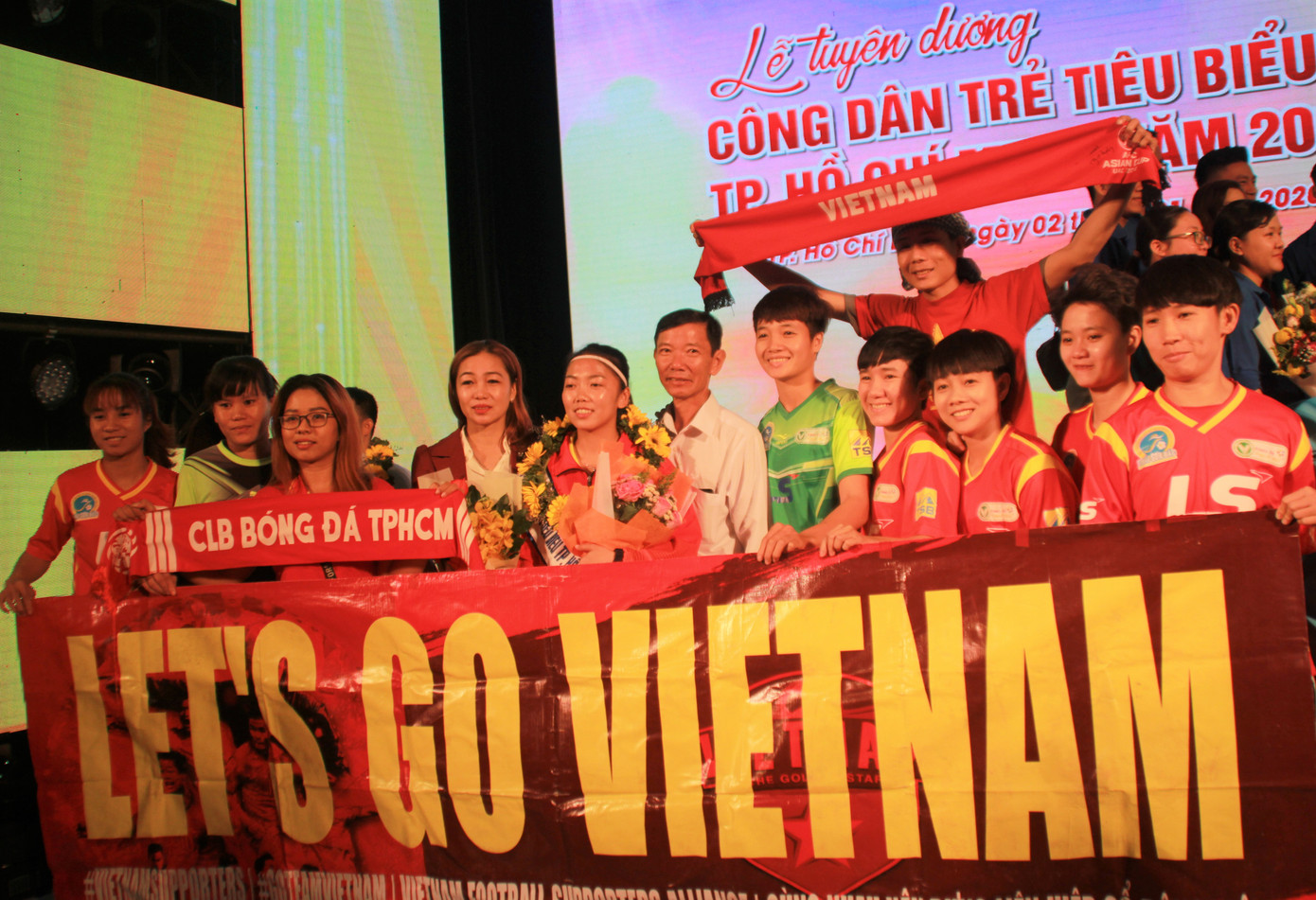 Cầu thủ Huỳnh Như nhận danh hiệu ‘Công dân trẻ tiêu biểu TPHCM’ ảnh 5