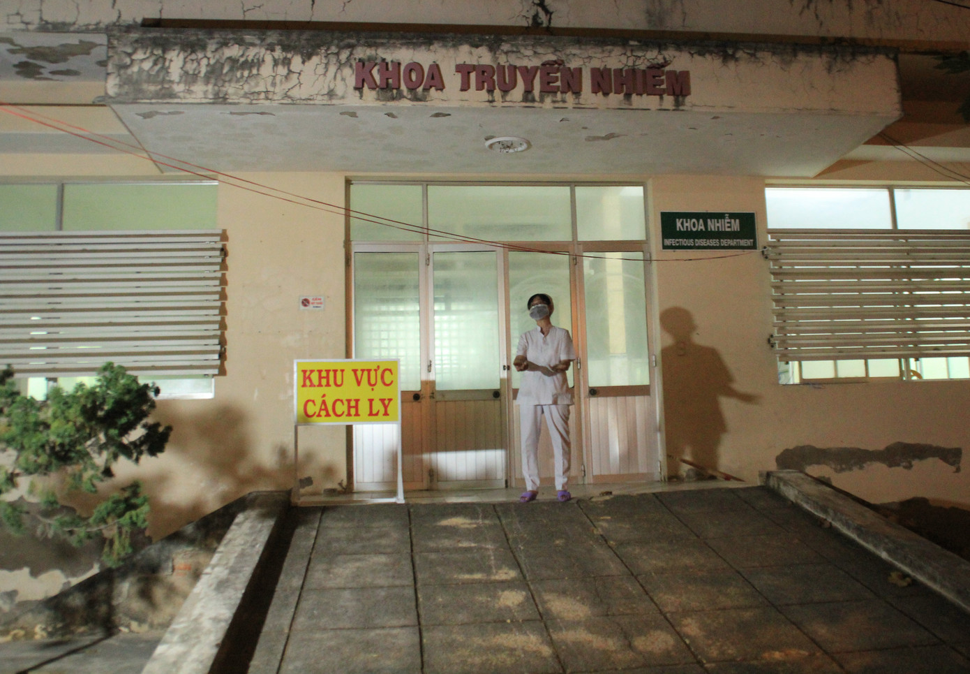 Chuyện 'bây giờ mới kể' những hy sinh thầm lặng của thầy thuốc tuyến đầu chống dịch ảnh 2