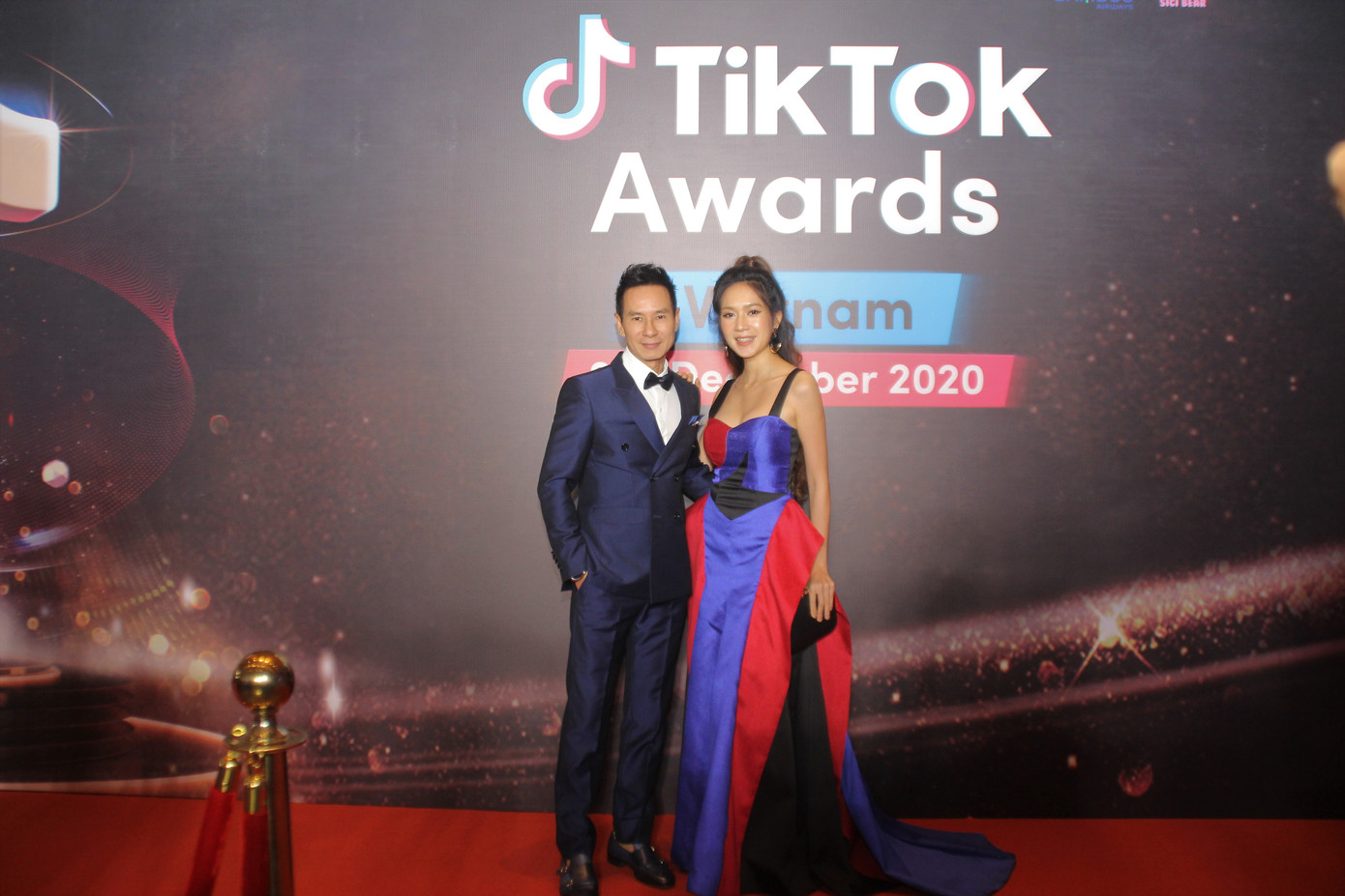 Anh chăn bò Ytiet, mẹ đơn thân thắng giải 'sáng tạo truyền cảm hứng' ảnh 13