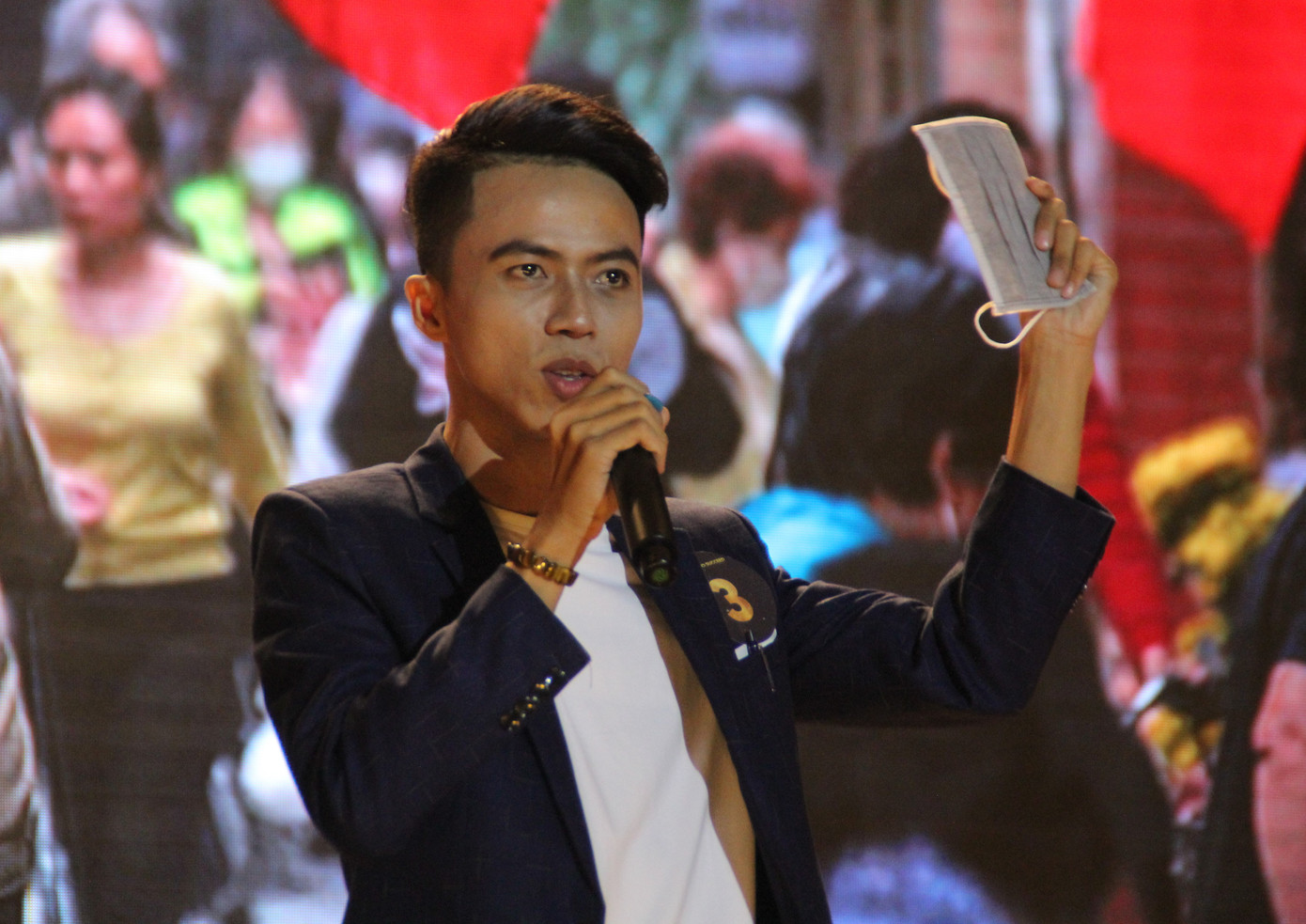 Chàng sinh viên năm nhất trở thành quán quân thi hùng biện ảnh 3