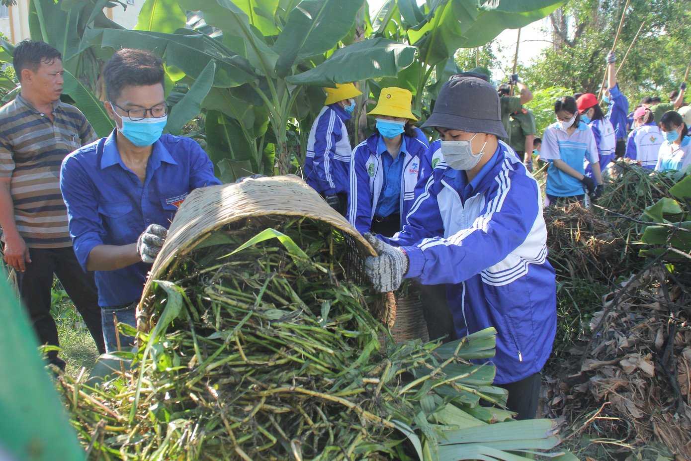 Tuổi trẻ TPHCM sôi nổi ra quân các chương trình, chiến dịch tình nguyện hè 2020 ảnh 10