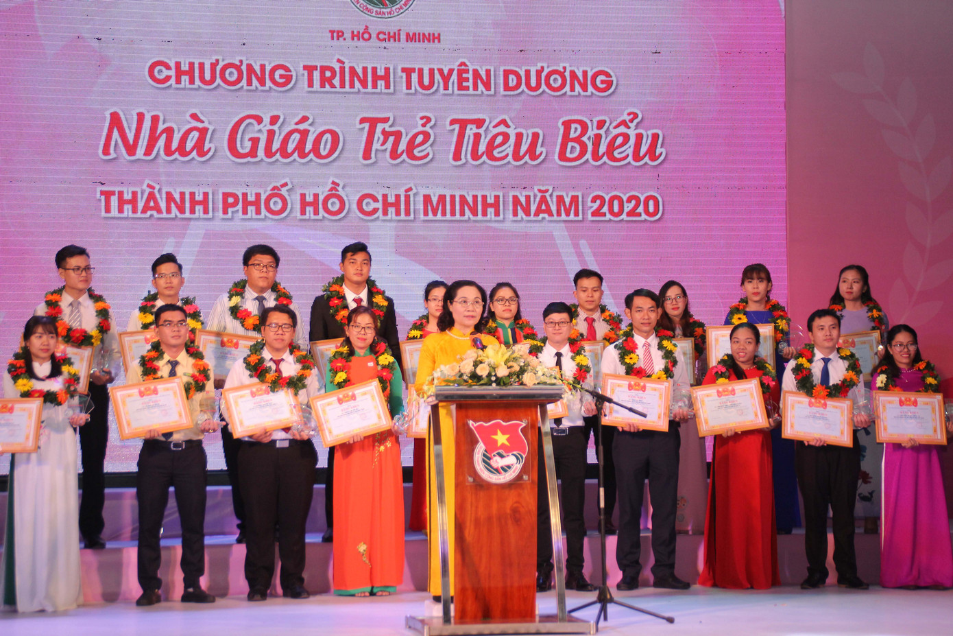 TPHCM tuyên dương 161 nhà giáo trẻ tiêu biểu ảnh 10