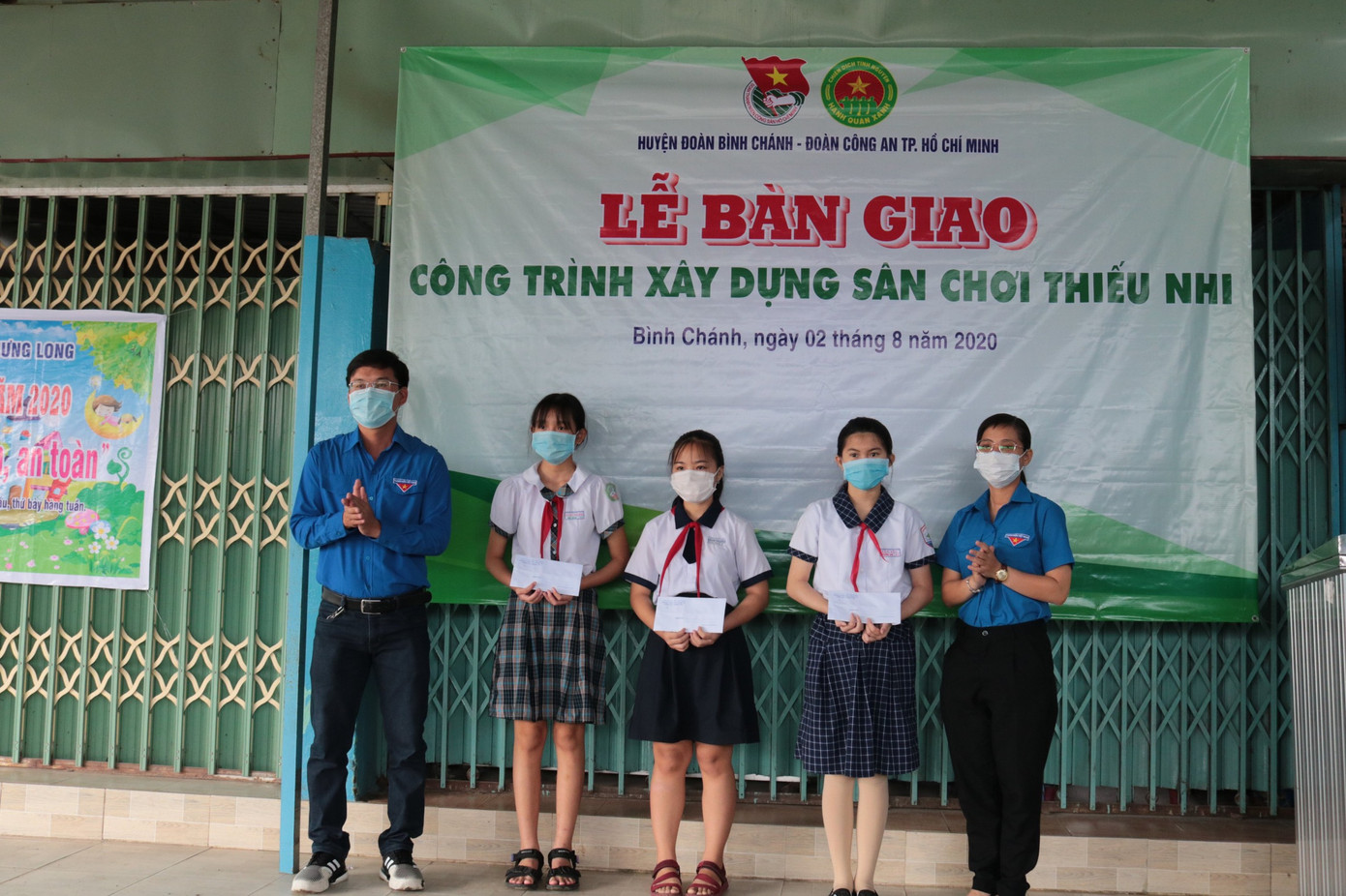  Đoàn viên, chiến sĩ tình nguyện hỗ trợ người dân xây dựng nông thôn mới ảnh 4