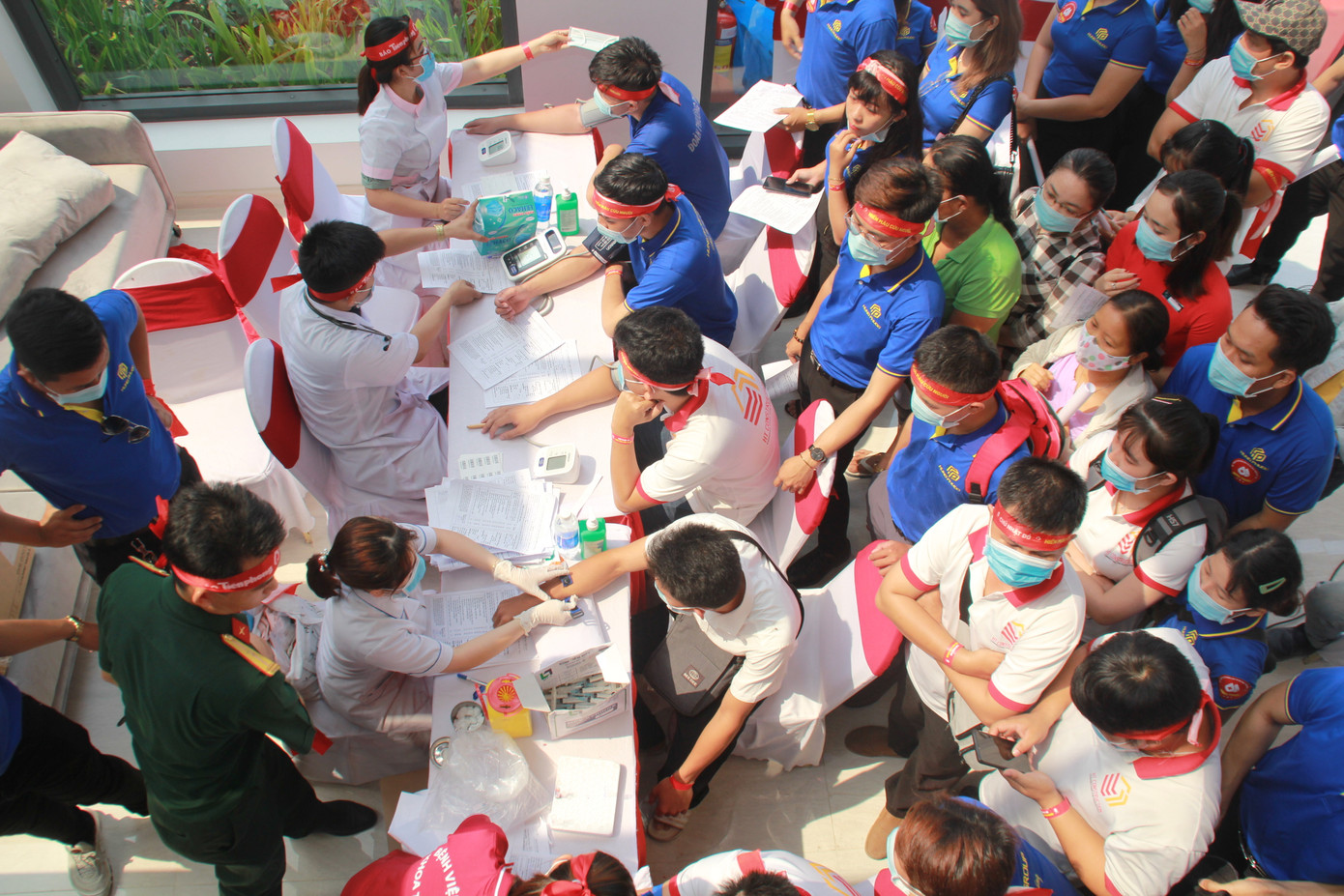 Toàn cảnh Chủ nhật Đỏ lần đầu diễn ra tại Bình Dương ảnh 1