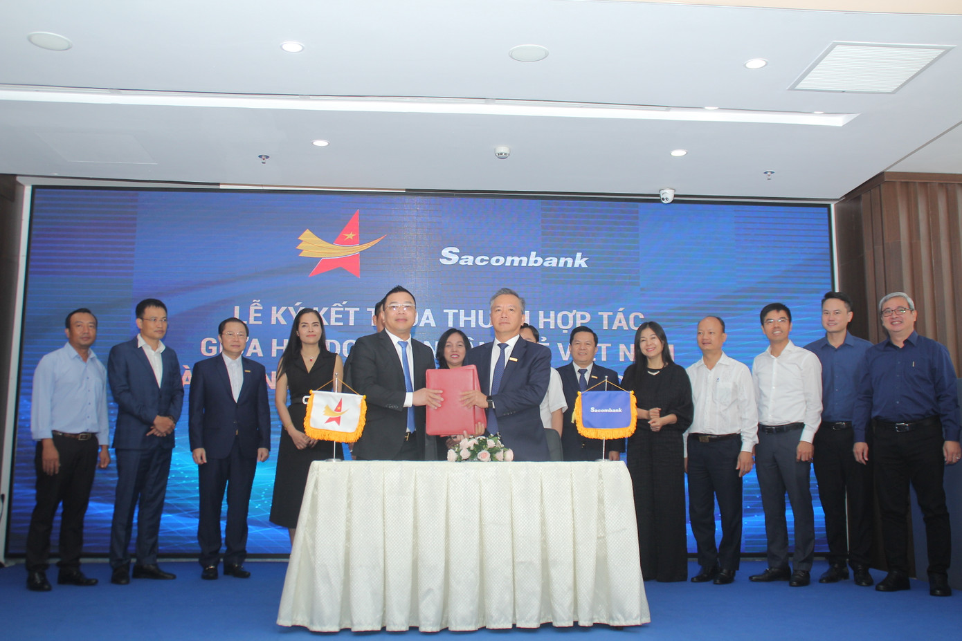 Doanh nhân trẻ xuất hiện ấn tượng và ý nghĩa trong dịch COVID-19 ảnh 3