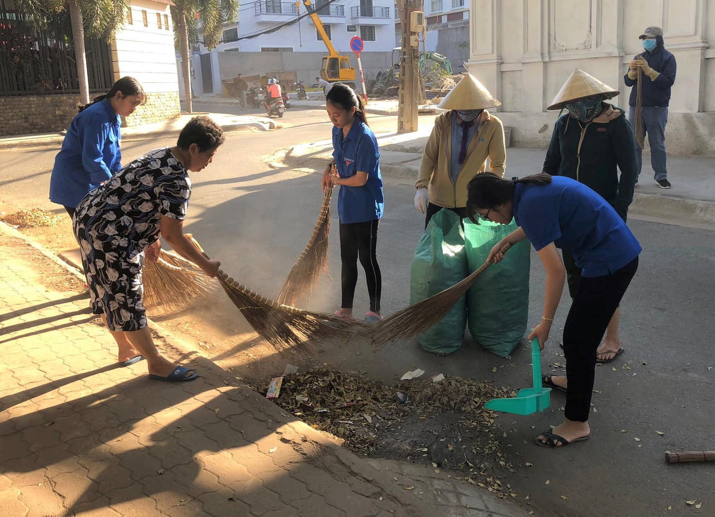 Tuổi trẻ TPHCM đồng loạt ra quân phòng chống dịch Covid-19 ảnh 6