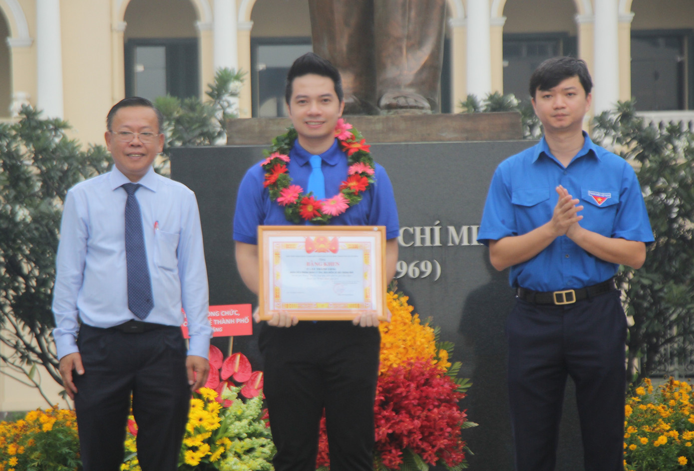 TPHCM tuyên dương 63 cán bộ, công chức, viên chức ảnh 2