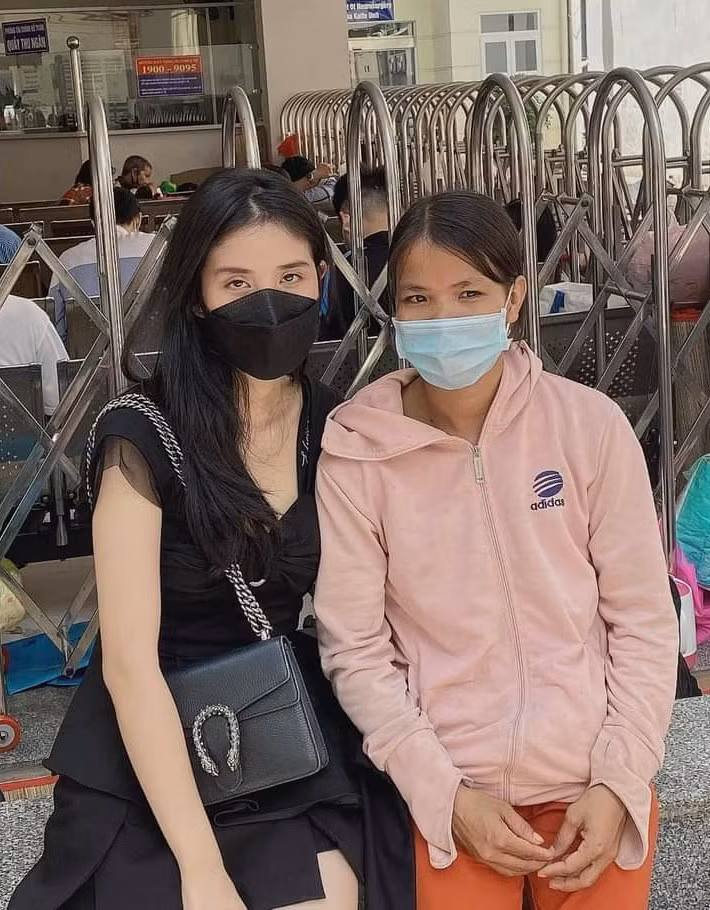 Thiếu nữ Sài thành vận động hàng trăm triệu đồng giúp 'ông Tâm rắn cắn', ông bà cụ neo đơn ảnh 2