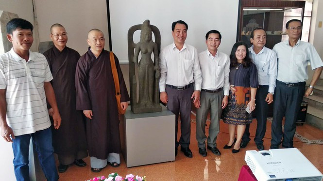 Đánh cá trên sông Cổ Chiên, ngư dân Vĩnh Long vớt được trống đồng cổ ảnh 2