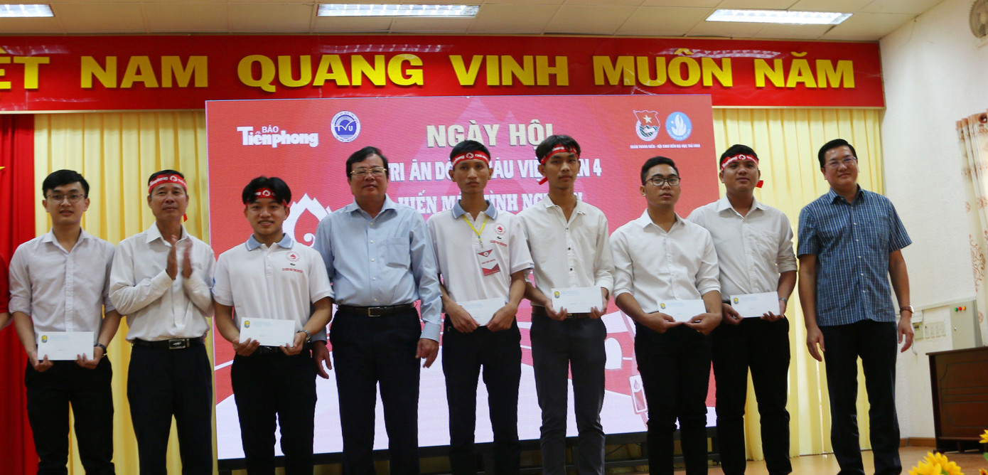 Tài xế dừng xe trên cao tốc TP. HCM – Trung Lương để... ngủ ảnh 4 Tài xế dừng xe trên cao tốc TP. HCM – Trung Lương để... ngủ ảnh 4