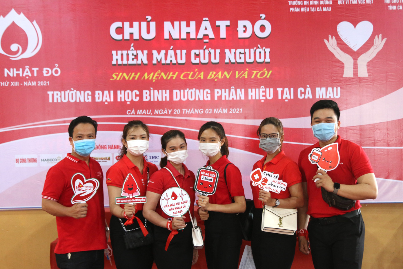 Chủ nhật Đỏ tại Cà Mau: Cựu sinh viên 27 lần hiến máu ảnh 5