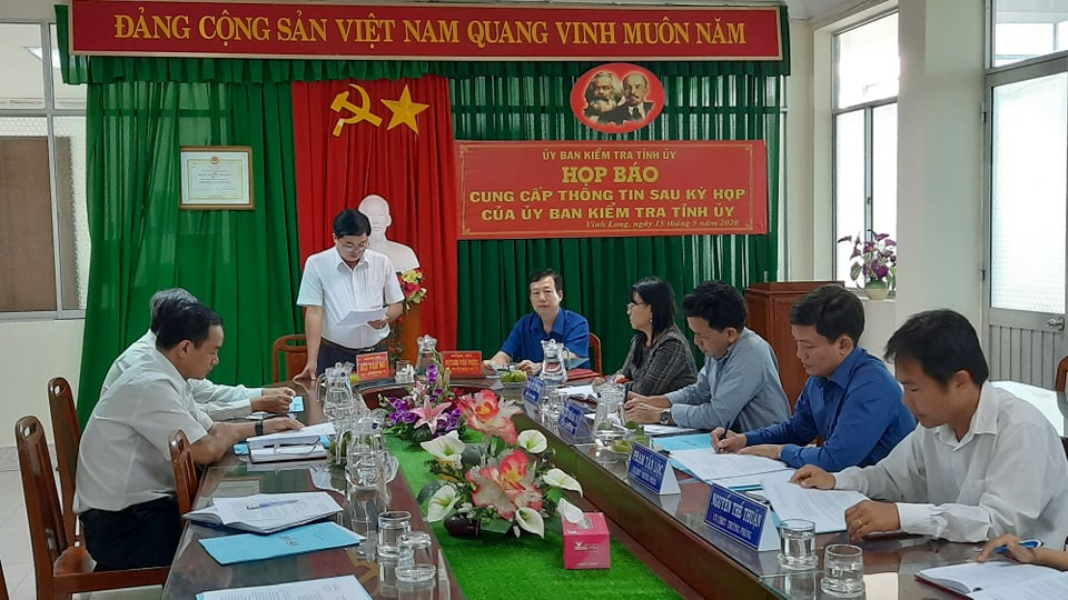 Cách tất cả chức vụ trong Đảng đối với Chủ tịch Hội Chữ thập đỏ Vĩnh Long ảnh 1