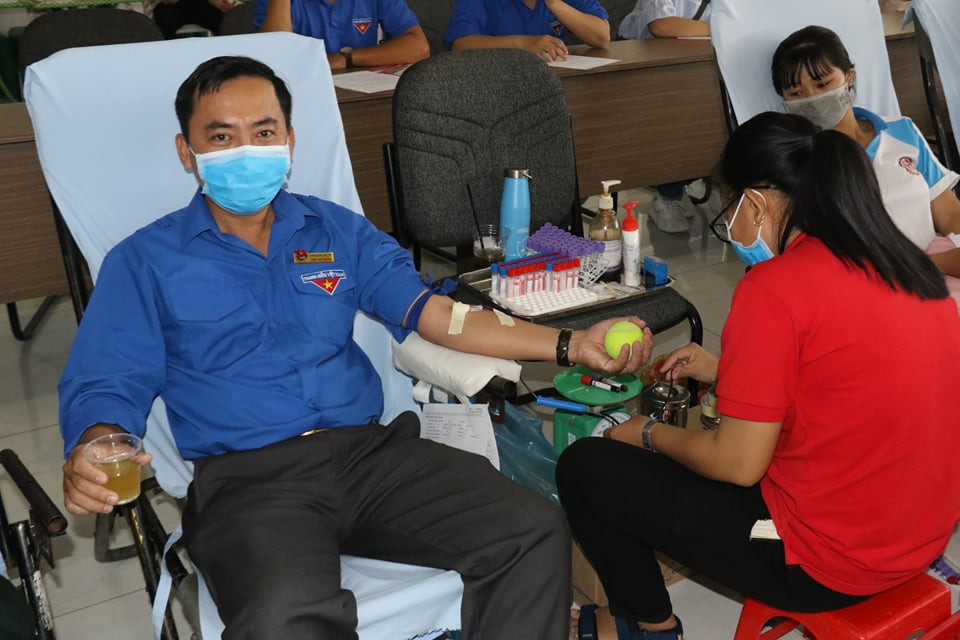 Cần Thơ: 5.000 khẩu trang y tế được phát miễn phí tại ngày hội Chủ nhật Đỏ ảnh 8