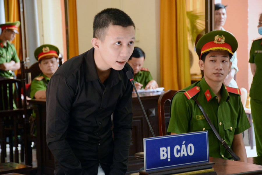 Thanh niên 21 tuổi đâm chết bạn vì lấy xe máy đem cầm cố ảnh 1