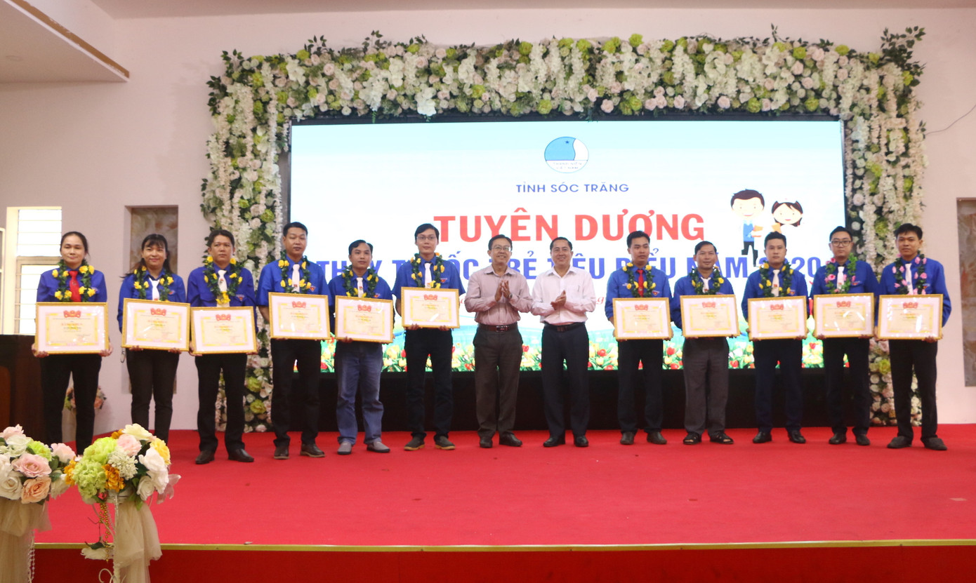 Trao bằng khen tuyên dương thanh niên tiêu biểu năm 2020. Sóc Trăng: Tuyên dương 154 thanh niên tiêu biểu trên các lĩnh vực năm 2020 ảnh 1