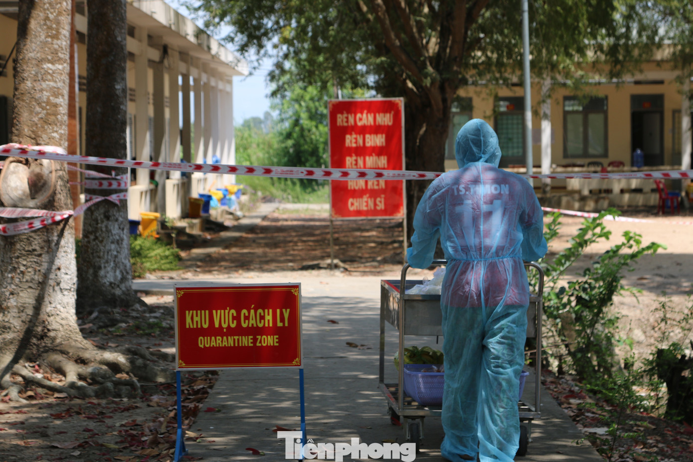 Bên trong bếp ăn quân đội phục vụ người cách ly ở Đồng Tháp có gì đặc biệt? ảnh 9