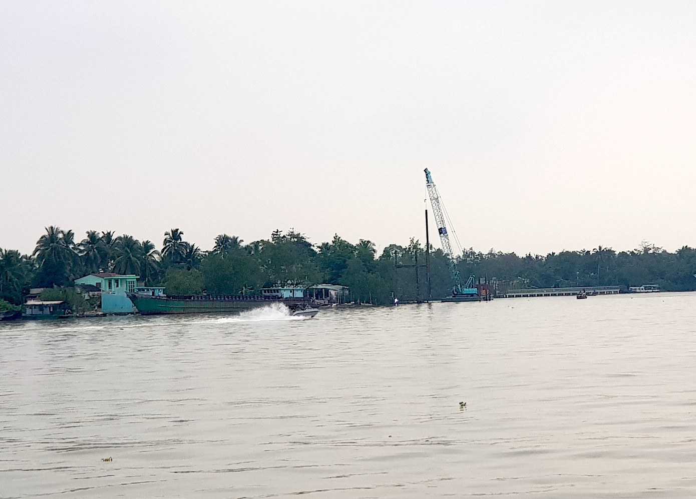 Tìm thấy thi thể đại uý công an trong vụ lật ca nô trên sông Hậu ảnh 1