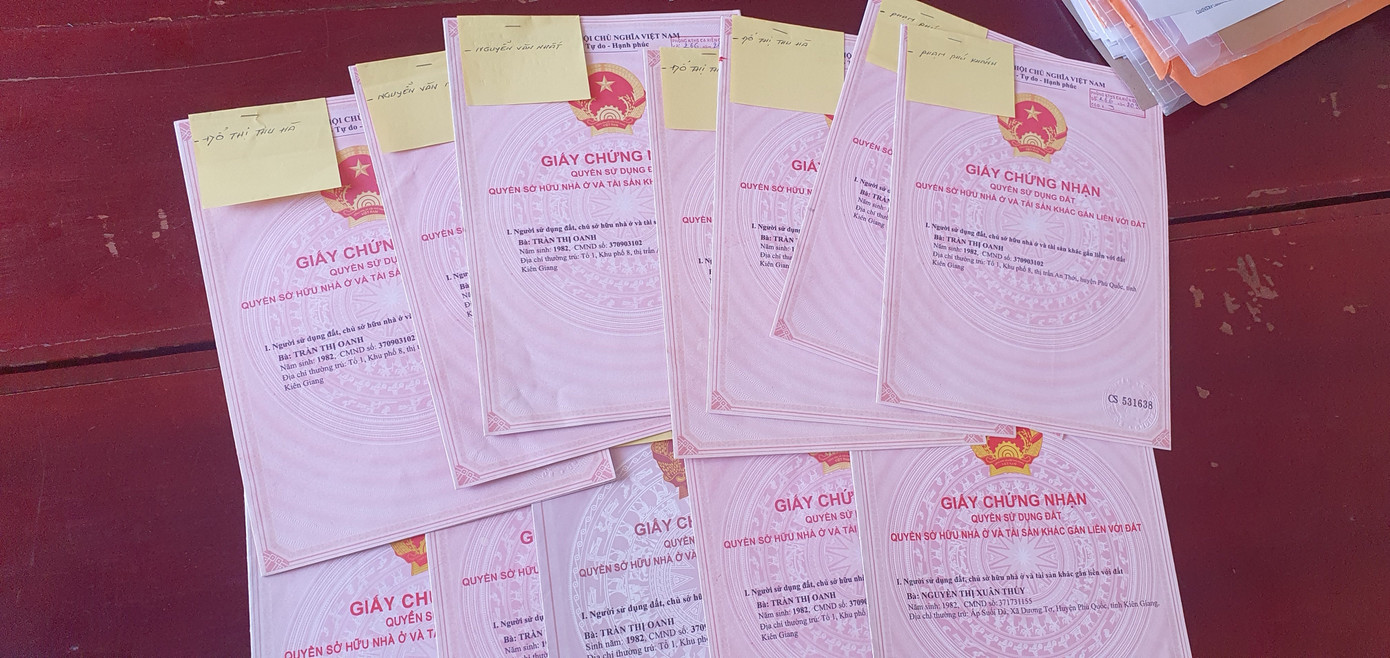 Thuê người làm giả giấy tờ đất để chiếm đoạt gần 3 tỷ đồng ảnh 1