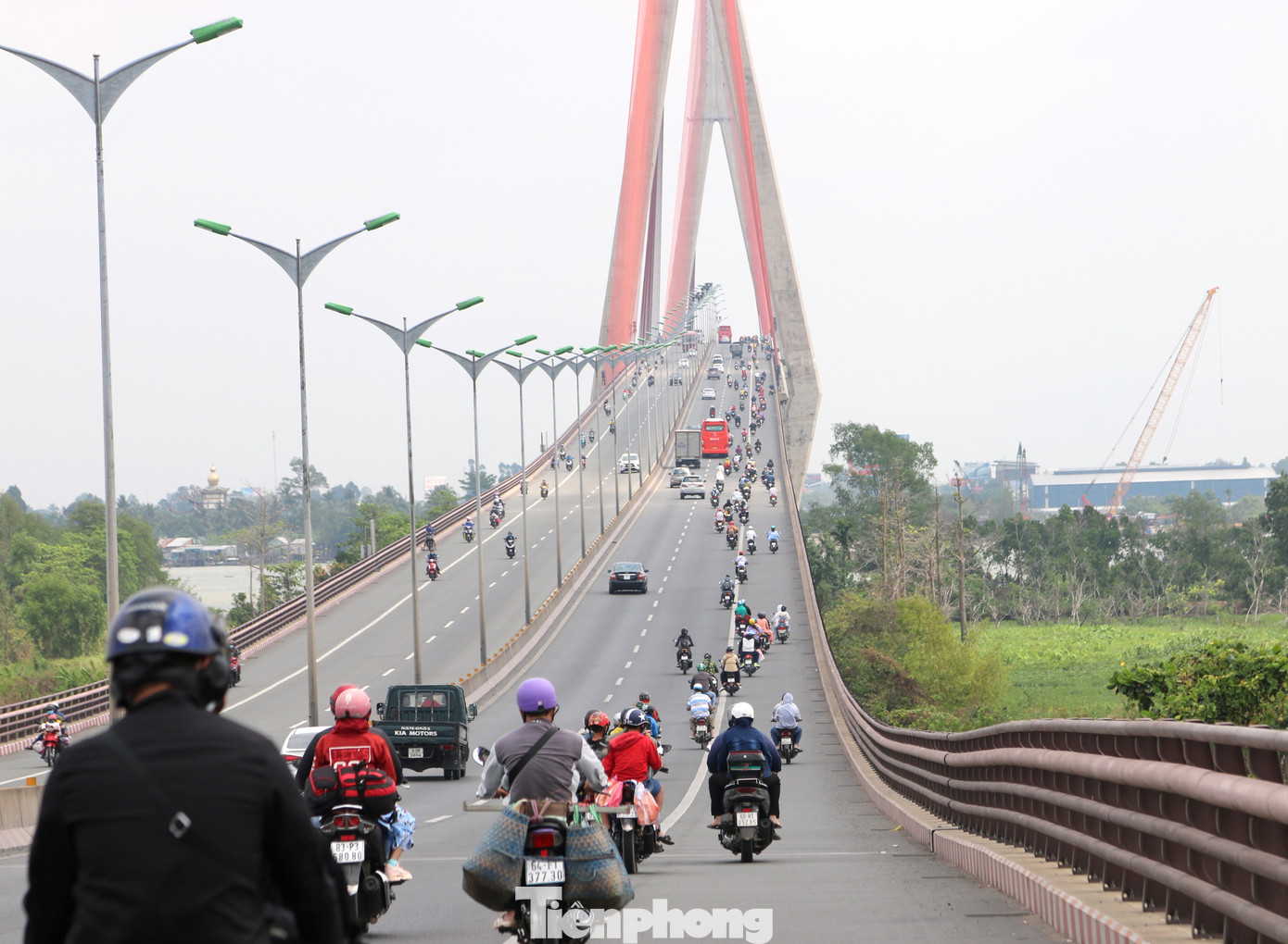 Người miền Tây hối hả trở lại TPHCM sau kỳ nghỉ Tết ảnh 2