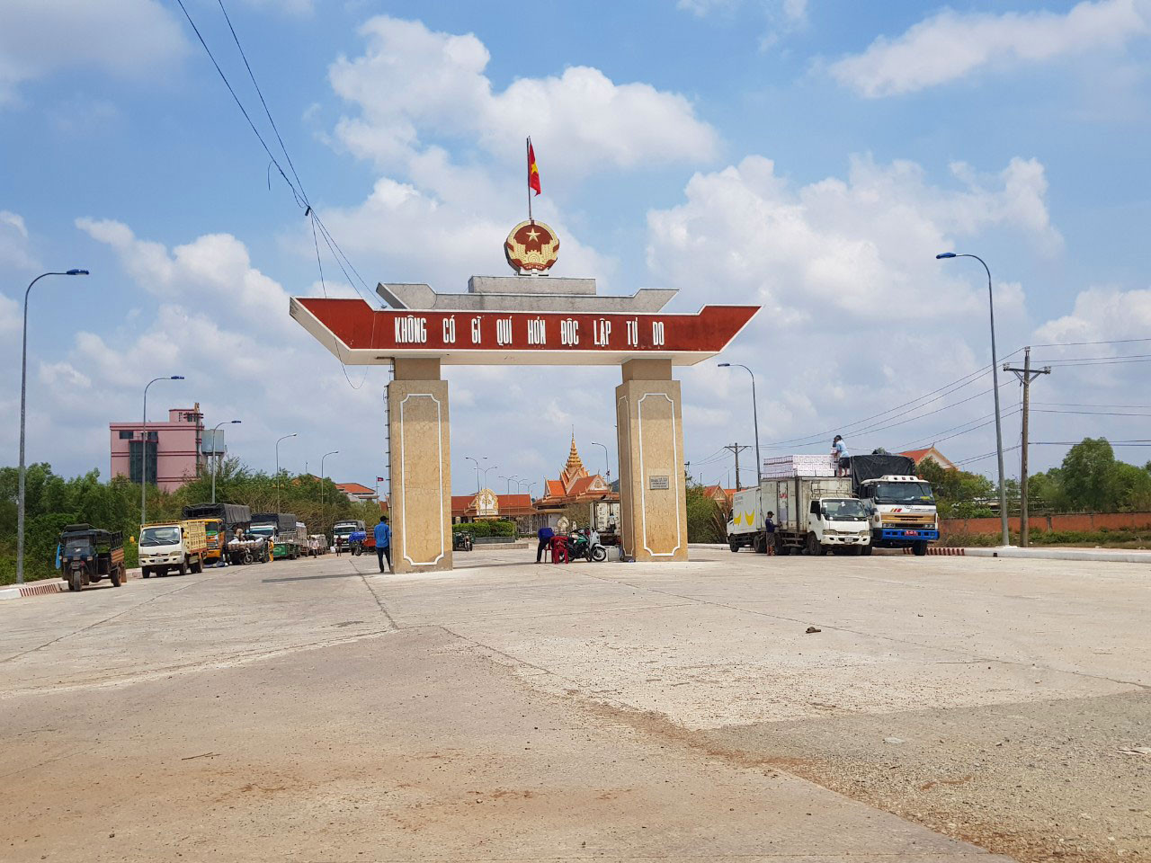 Những ‘lá chắn thép’ trên tuyến đầu phòng chống dịch COVID – 19 ở biên giới ảnh 7