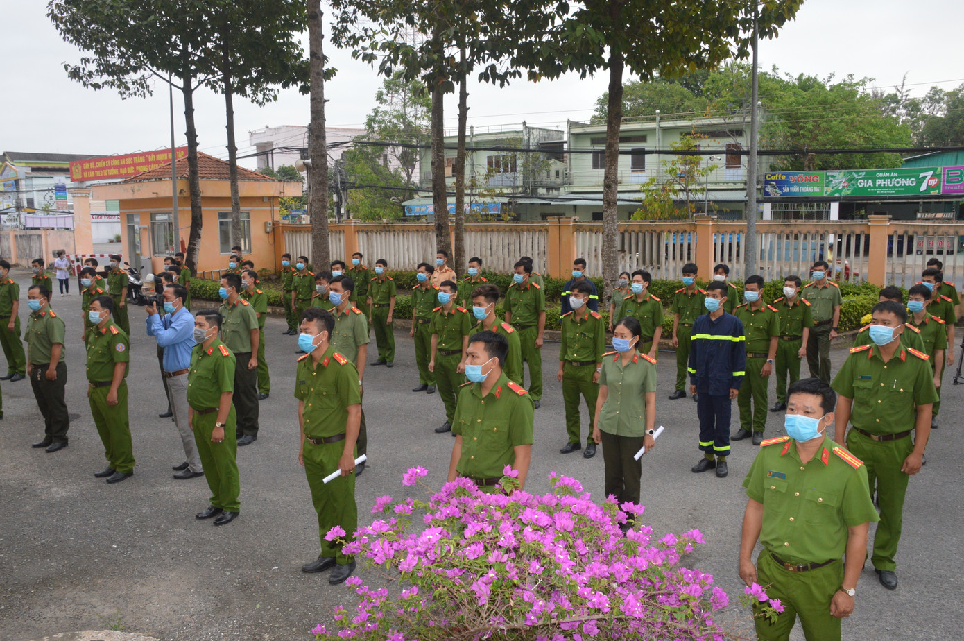 Giám đốc công an tỉnh Sóc Trăng cùng các cán bộ, chiến sĩ hiến máu tình nguyện ảnh 3