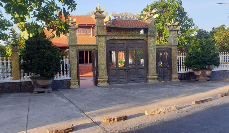 Út 'trọc' tài trợ 5 tỷ cho gia đình nguyên Bí thư Hậu Giang xây phủ đường? ảnh 1