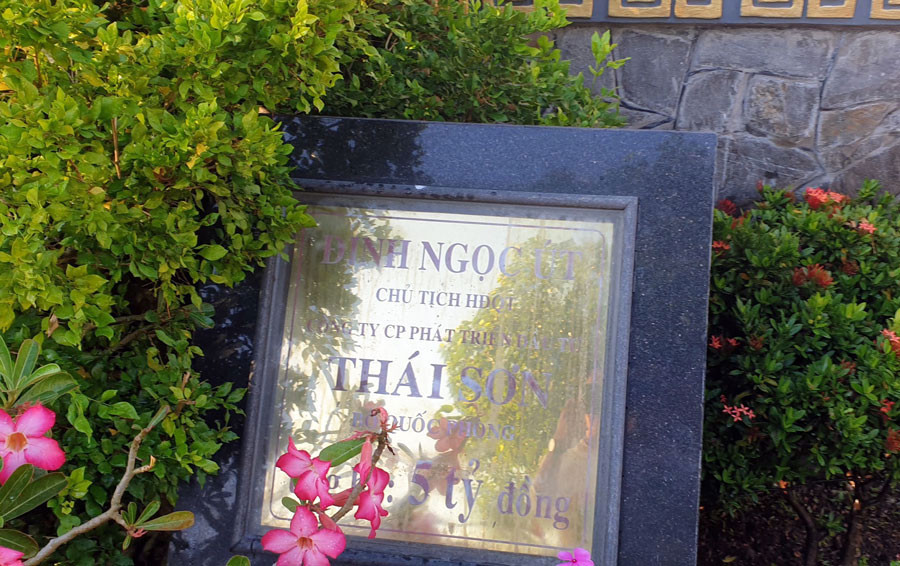 Út 'trọc' tài trợ 5 tỷ cho gia đình nguyên Bí thư Hậu Giang xây phủ đường? ảnh 2