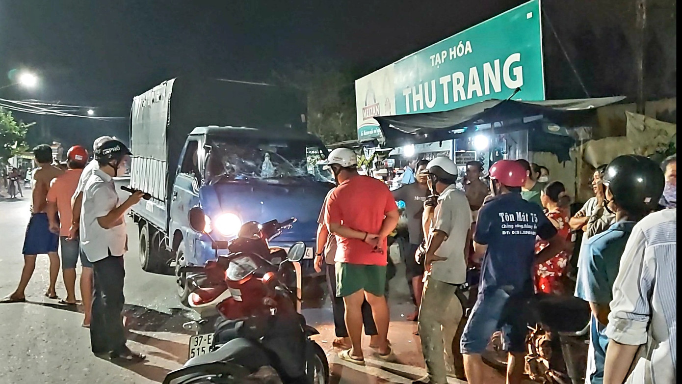 Kinh hãi phát hiện thi thể phân huỷ trôi trên sông Bảo Định ảnh 2 Kinh hãi phát hiện thi thể phân huỷ trôi trên sông Bảo Định ảnh 2