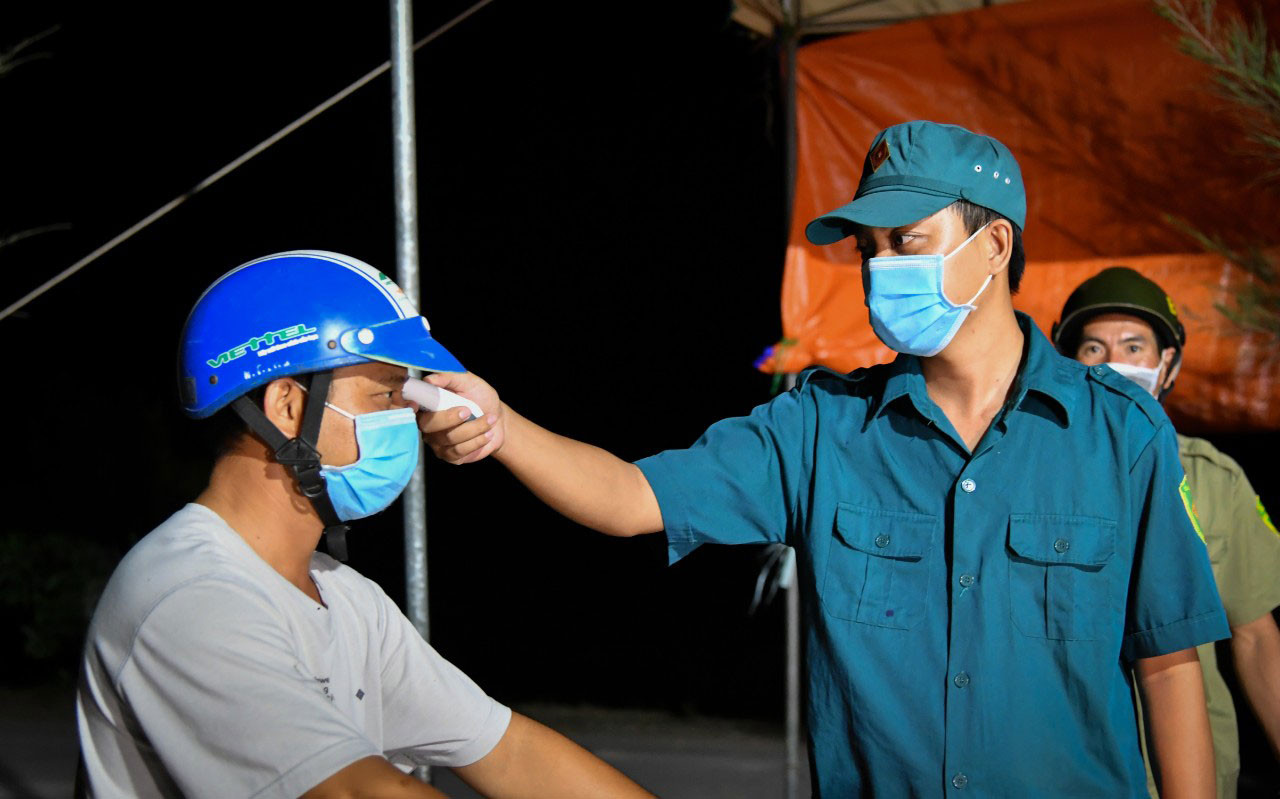 Những ‘lá chắn thép’ trên tuyến đầu phòng chống dịch COVID – 19 ở biên giới ảnh 4