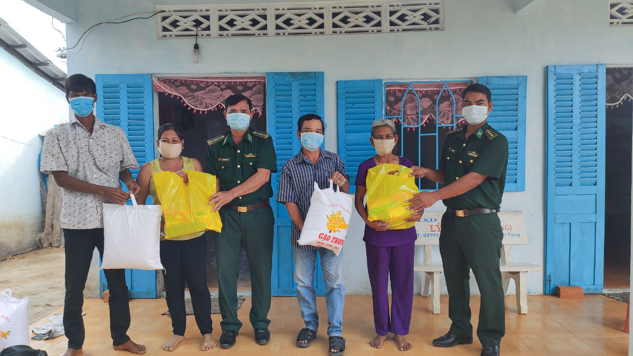 Thượng uý biên phòng giúp người dân phát triển kinh tế ảnh 4