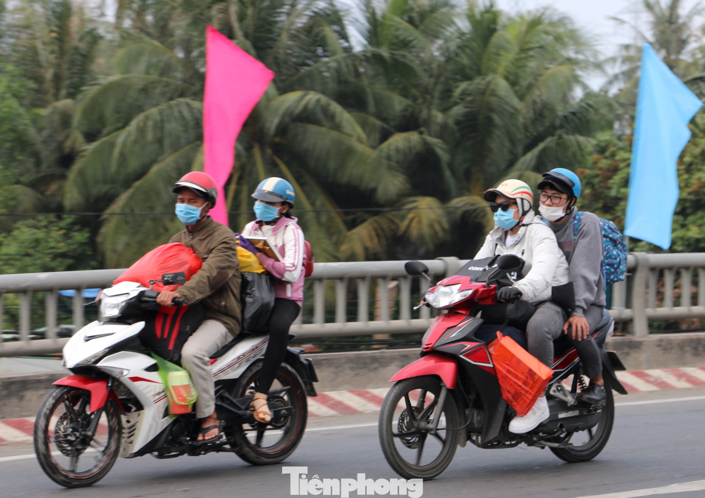 Người dân ùn ùn về quê ăn Tết, quốc lộ miền Tây ùn tắc từ trưa tới tối ảnh 4