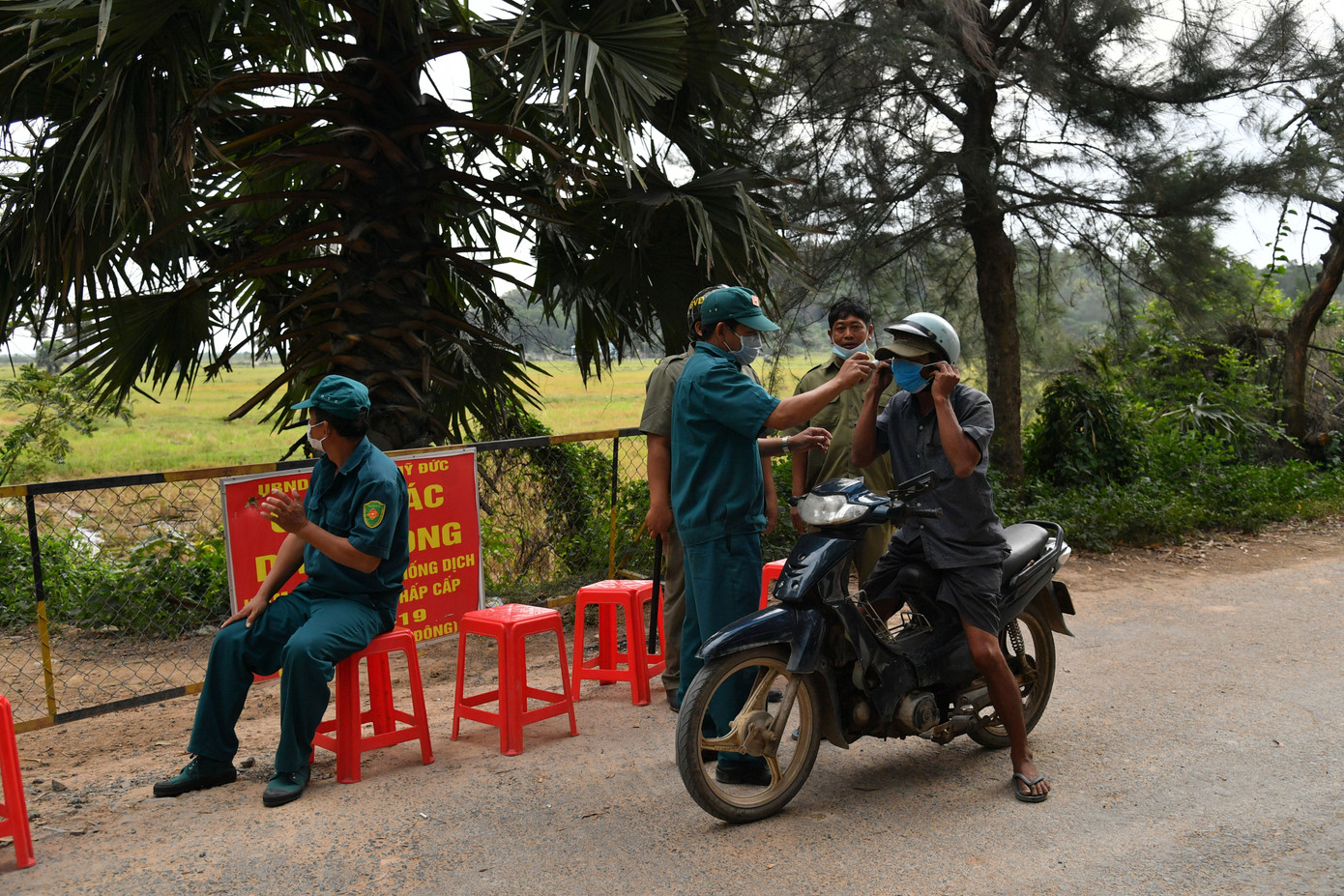 Đón xuân trên vùng biên, coi chốt chống dịch như nhà ảnh 2