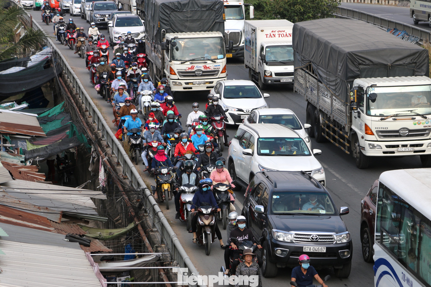 Người dân ùn ùn về quê ăn Tết, quốc lộ miền Tây ùn tắc từ trưa tới tối ảnh 11