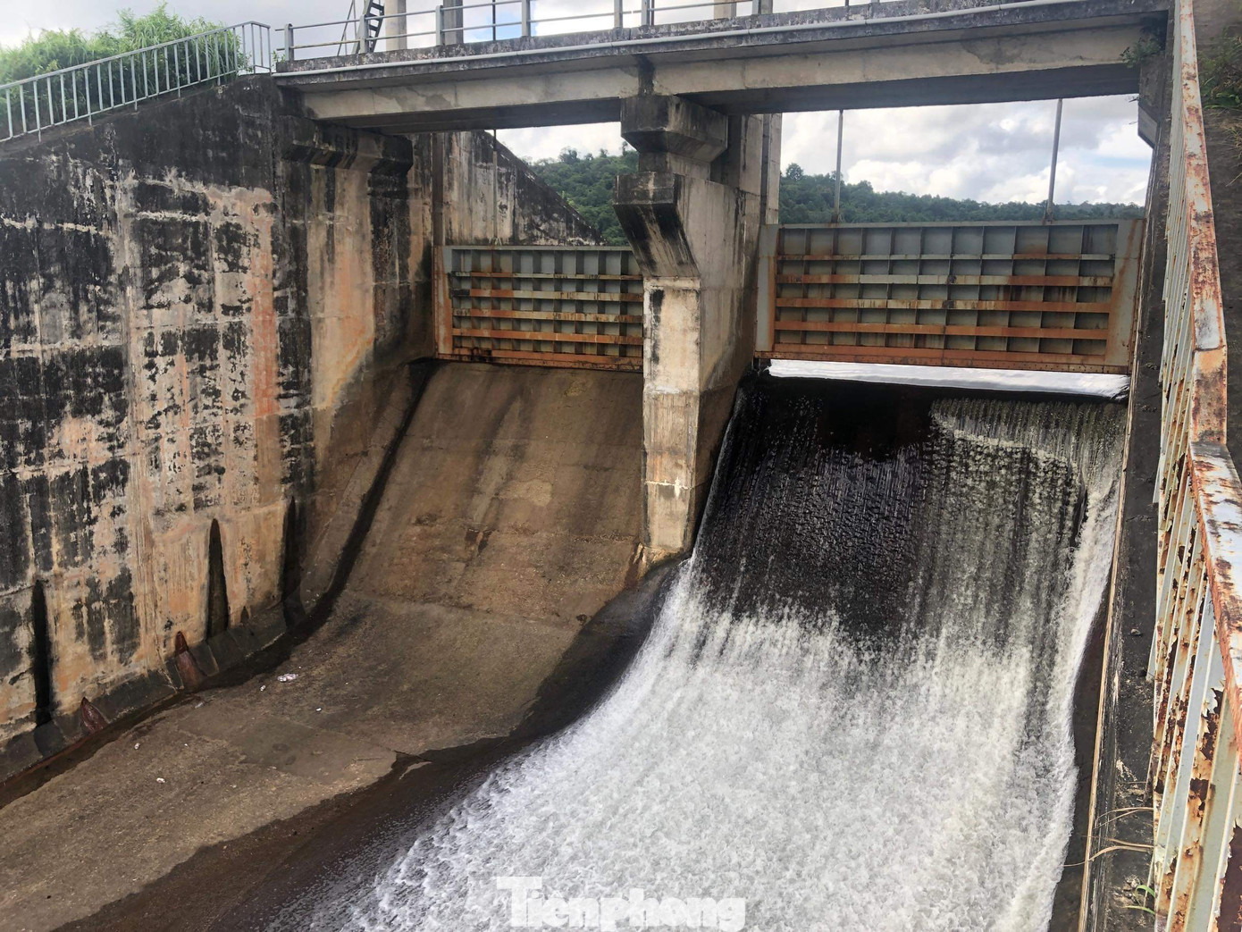 Nắng nóng 'đổ lửa', hồ nước ngọt lớn nhất Phú Quốc báo động ảnh 2