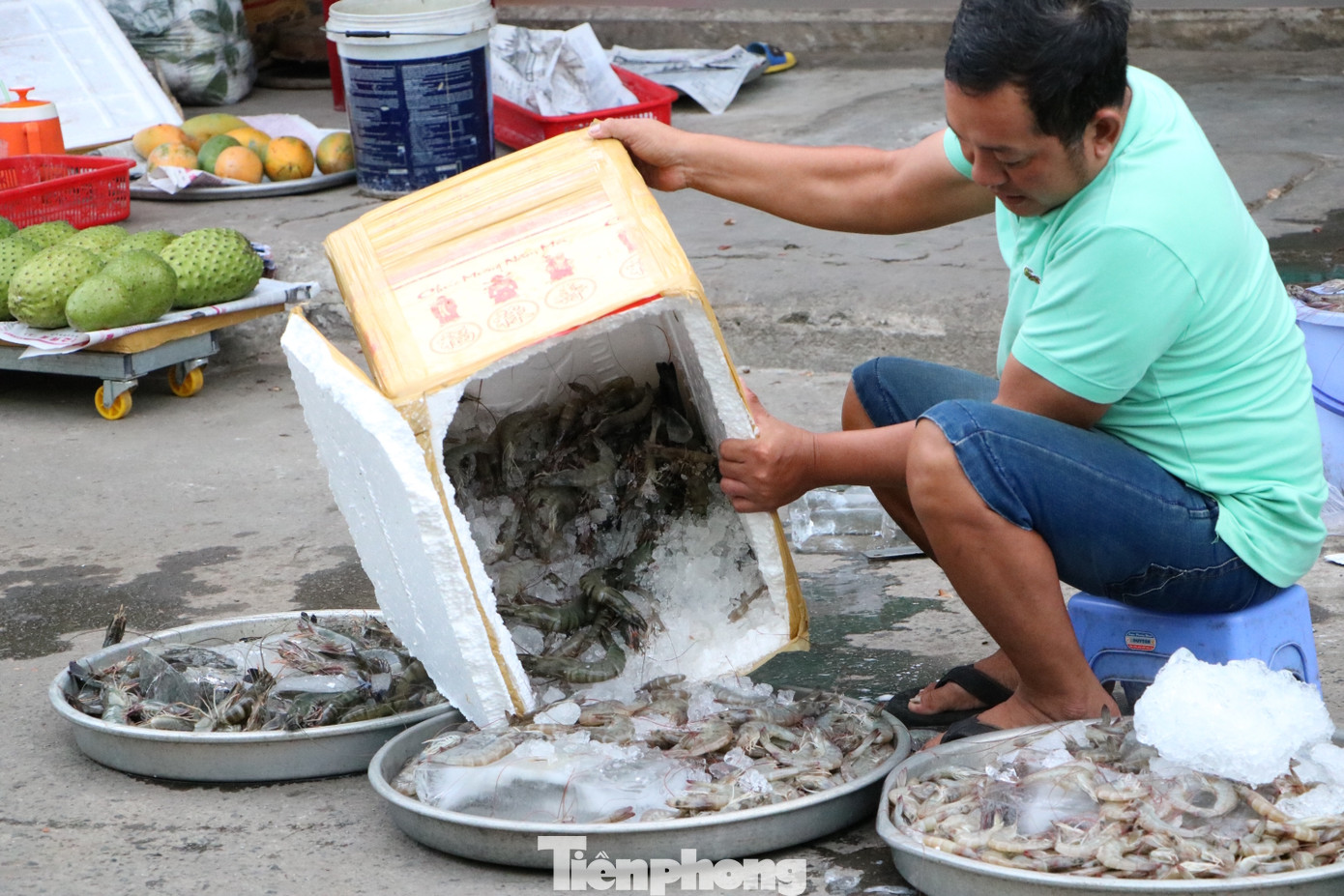 Chợ lớn nhất Phú Quốc nhộn nhịp sau giãn cách xã hội ảnh 4