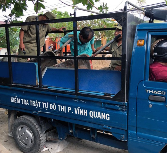 Kiểm điểm Chủ tịch phường thu phương tiện của dân ảnh 2