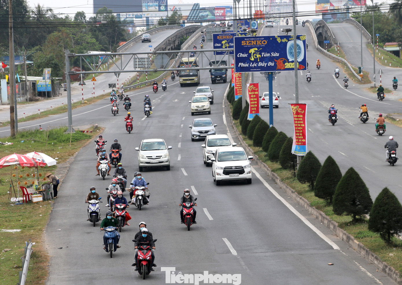 Người miền Tây hối hả trở lại TPHCM sau kỳ nghỉ Tết ảnh 7